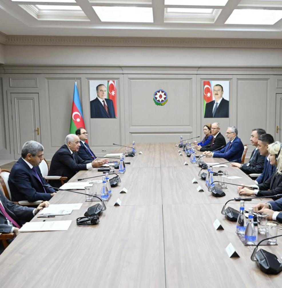 Çalışma ve Sosyal Güvenlik Bakanı Oğuzhan Hasipoğlu, Bakü’de düzenlenen Türk Devletleri Teşkilatına üye devletlerin çalışma, istihdam ve sosyal koruma bakanlarının birinci toplantısının katılımcıları kapsamında Azerbaycan Cumhuriyeti Başbakanı Ali Asadov ile görüşmede bulundu.