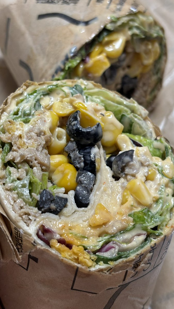 everysammeal's tweet photo. 바쁠 땐 역시 한 손에 들고 먹을 수 있는

🌯샐러디 
멕시칸 랩 + 올리브 추가 + 옥수수콘 추가 https://t.co/8Ln6XjxjoY