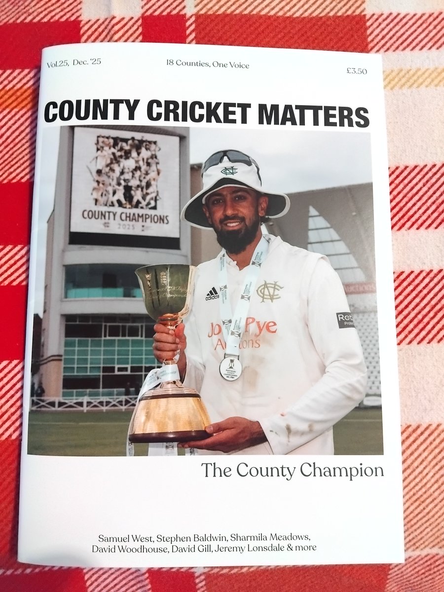 WritingDesk27's tweet photo. It was good to chat with @TrentBridge regular &amp; famed writer #DuncanHamilton to jointly reflect on the @countychamp Player of the Year, @HaseebHameed97. Available in the December issue of @MattersCounty ⬇️

#cricket #countycricket #CricketTwitter #Nottinghamshire https://t.co/NxatQriBlk