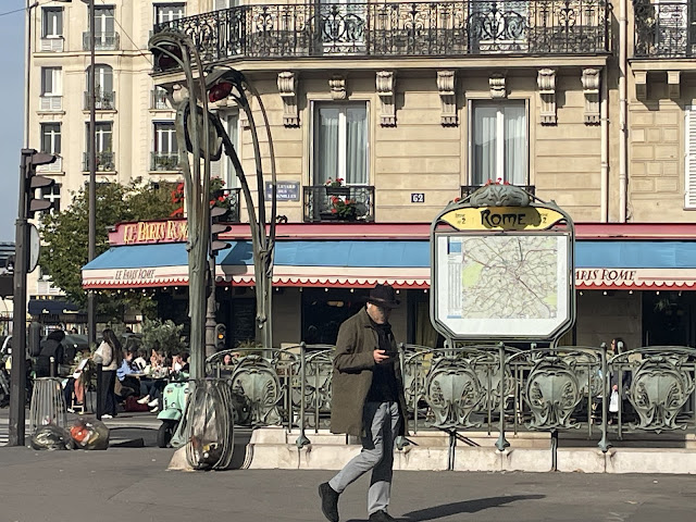 Paris_all_about's tweet photo. Métro Mondays, starting the week at Métro Rome.
The Guimard entrance, the café terrace, a passerby crossing the street, the city easing into motion.
Everyday Paris at its best.
https://t.co/8A9tQfgj9z
#Paris #MetroMonday #AboutParis https://t.co/zjveEdj772