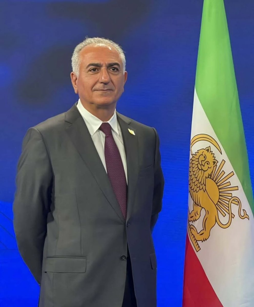 از حاشیه ها دوری کنید و 
بروی هدف تمرکز کنید 

#گارد_جاویدان 
#RiseIran