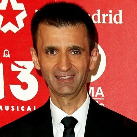 IzaskunGoroliak's tweet image. Que poca vergüenza tienen los de @elespanolcom, hacer una caricatura del director de #RTVE, José Pablo López, y que salga tan poco favorecido. Sois una panda de fascistes.