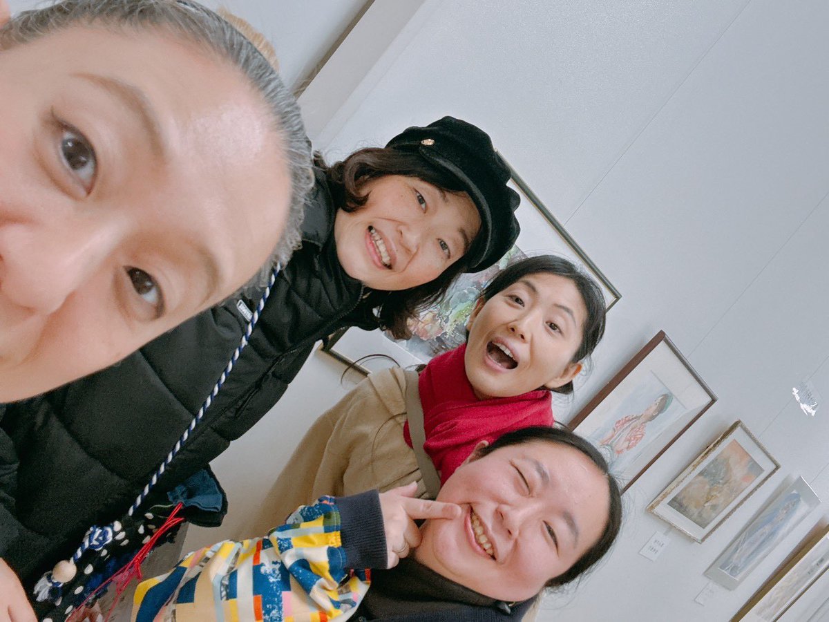 BebeSwallowtail's tweet image. そして、その後は
今週末東京公演本番まじかの
劇団　満員劇場御礼座さんの通し稽古を見学させていただきました。むちゃ面白かったしあの自然な空気感、ほっこりします。ファンタさんやフーヨーハイさんにもお会いでき更に安堵。
今回客演の作家・俳優の室屋和美さんとも改めてご挨拶できて嬉しや。😌