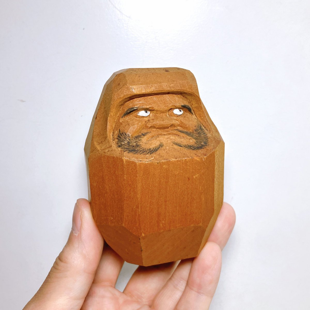 ○#奇声の入荷○ 凛々しい表情の達磨法師の一刀彫り人形が入荷しました