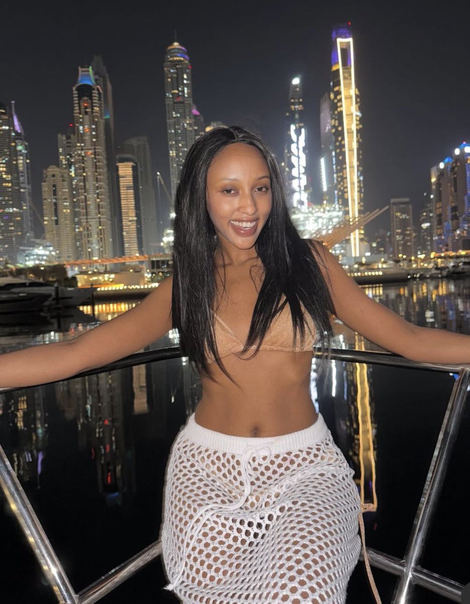 Witegereje neza, ubonye iki????😁😩

Niko ndemwe😆