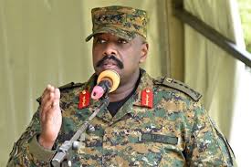flashfmrw's tweet image. Umugaba mukuru w'ingabo za #Uganda , #UPDF Gen Muhoozi #Kainerugaba yategetse ko umusirikare w'ipeti rya Jenerali n'aba Colonels 3 batabwa muri yombi bakekwaho ubujura mu kugura ibikoresho bya gisirikare mu ishami ry'ingabo zirwanira mu kirere.