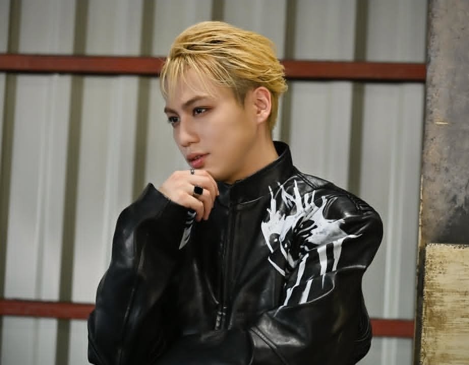 ͟͟͞͞💜)((´ཫ`*):∵ｸﾞﾊｯ!