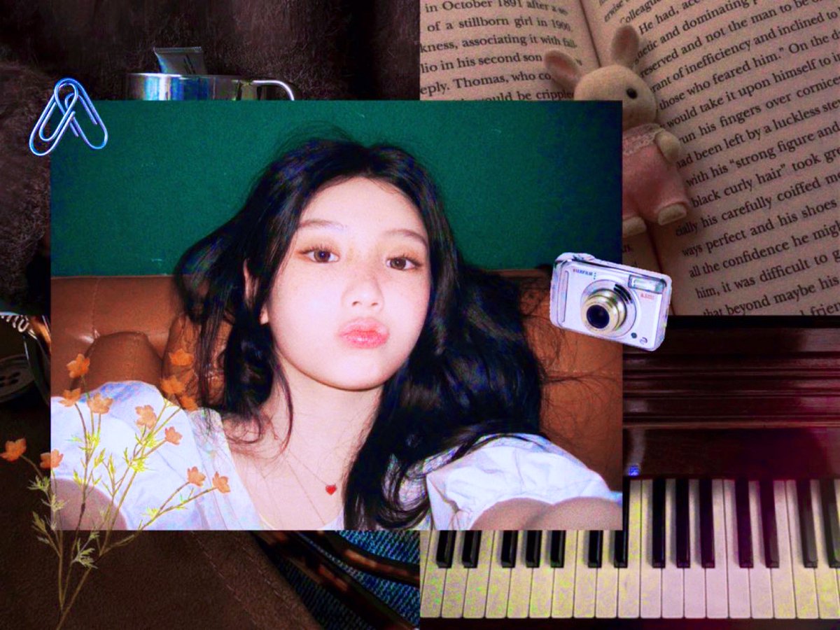 ̸̤: % So… who wants to kiss me? (´ε｀*)