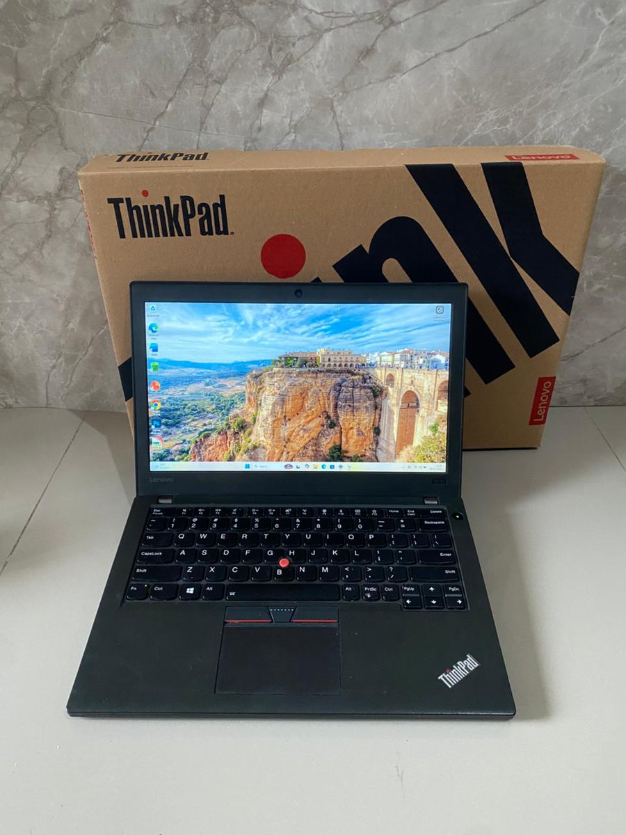 Bismillah...dijual
Thinkpad X260 

* Core i3 6006U 
* ⁠RAM 8 Gb 
* ⁠SSD 240 Gb
* ⁠Layar 12.5" FHD Jernih
* ⁠Keyboard Backlite 
* Unit Laptop + charger
* Bonus ada

Harga 2 koma *kecil

Order/ info lengkap DM <a href="/liek_mino/">BAKUL LAPTOP AMANAH</a>
wa.me/+6285719111766