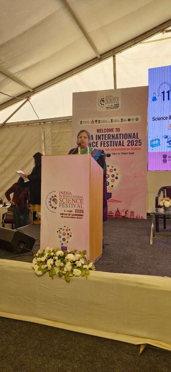 SMCC_NIScPR's tweet image. Valedictory Session of Day 2 at the S&amp;amp;T Media and Communicators Conclave 2025 concluded with impactful reflections on strengthening science communication in India, followed by a dignified closing and the National Anthem.

#IISF2025 #STMediaConclave #ScienceCommunication