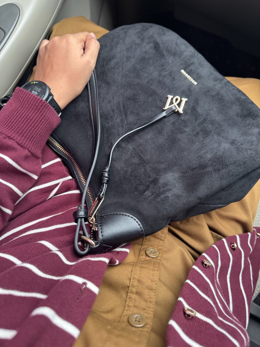 Pertama kali pny tas merk ini, ternyata sesuai ekspektasi dan muat tab/ipad 11inch 😍 happy happy 🤗

s.shopee.co.id/5L4h6EYQag

Co paka link aku ya🤍