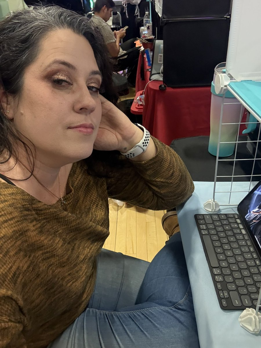 Rae Niks tweet media