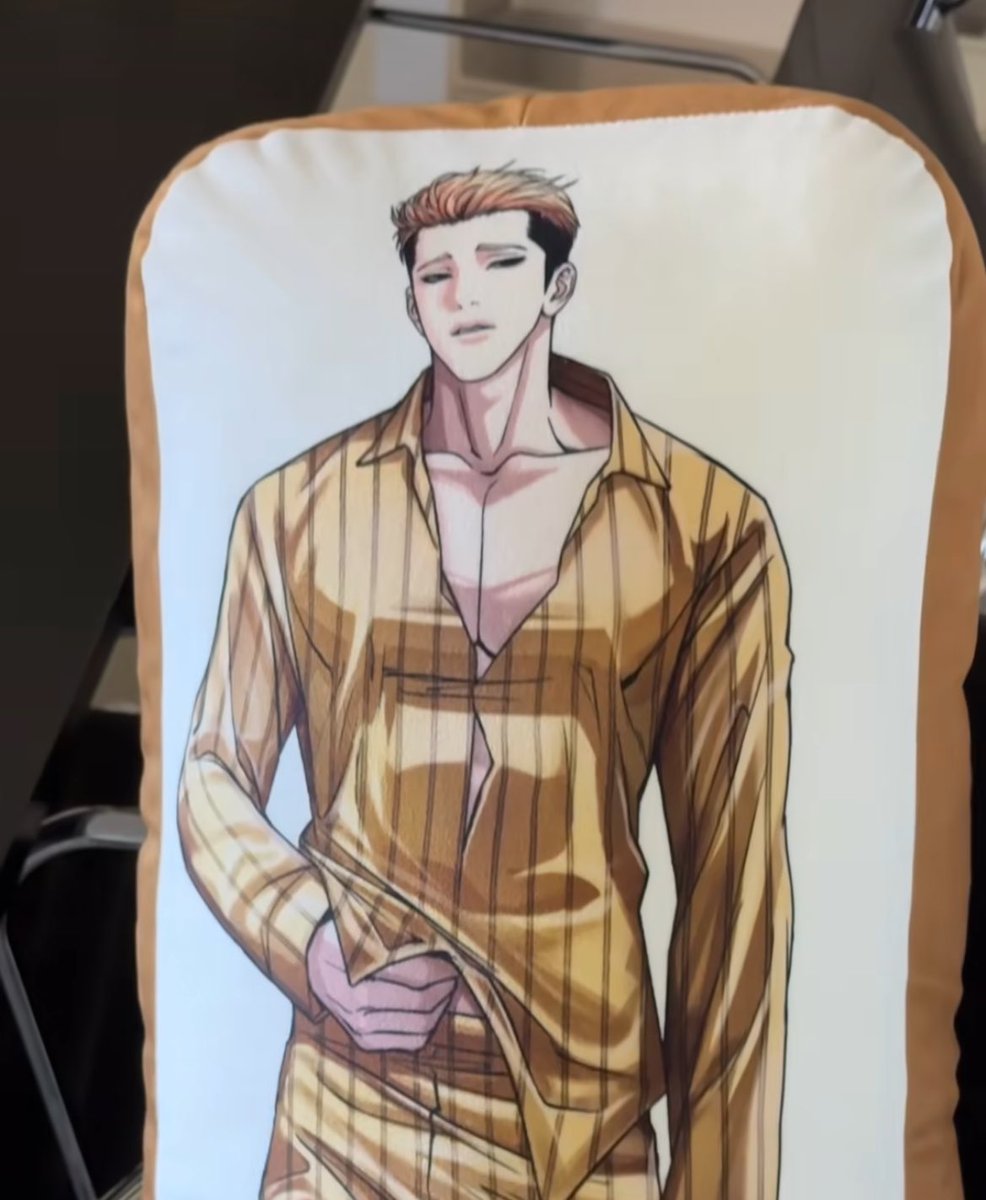 이렇게 입고잣던애가 남친없다고 바로 흑화때려버리네