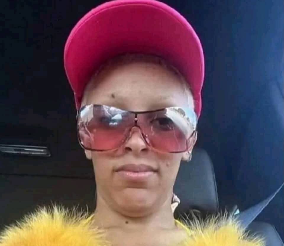 irolinboy__'s tweet image. Female teachers whenever we had asports day at school😂😂😂😂