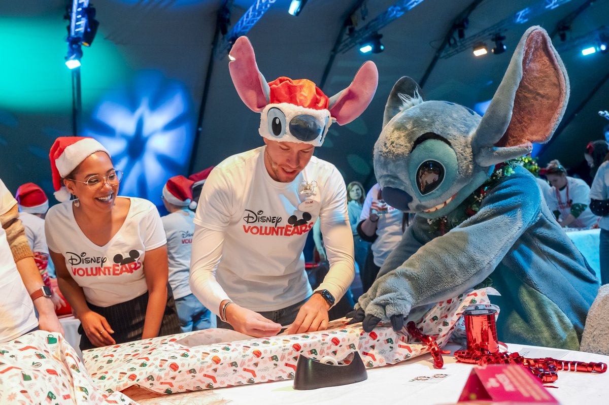 Disneyland Paris EN tweet media