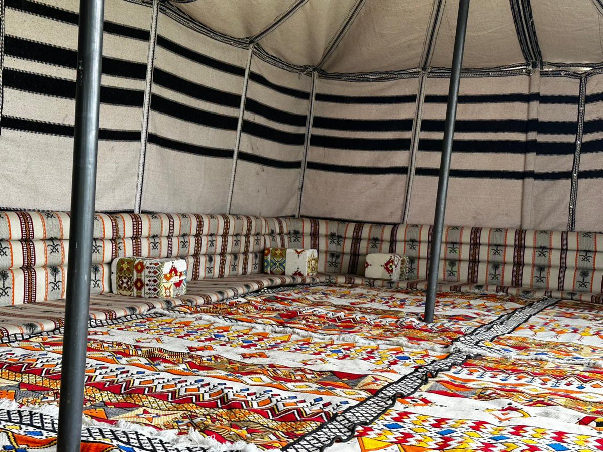 RowadBur's tweet image. اليوم تم بحمد الله تركيب الخيمة الشتوية في مدارس الرواد الأهلية ببريدة (المتوسط والثانوي)، استعدادًا لإطلاق برنامج شتوي مفعم بالنشاط واكتساب المهارات، يهدف لتنمية قدرات أبنائنا الطلاب وكسر روتين اليوم الدراسي.
✨ أجواء دافئة.. أنشطة ممتعة.. وتجربة مدرسية مختلفة! ❄️🏕️