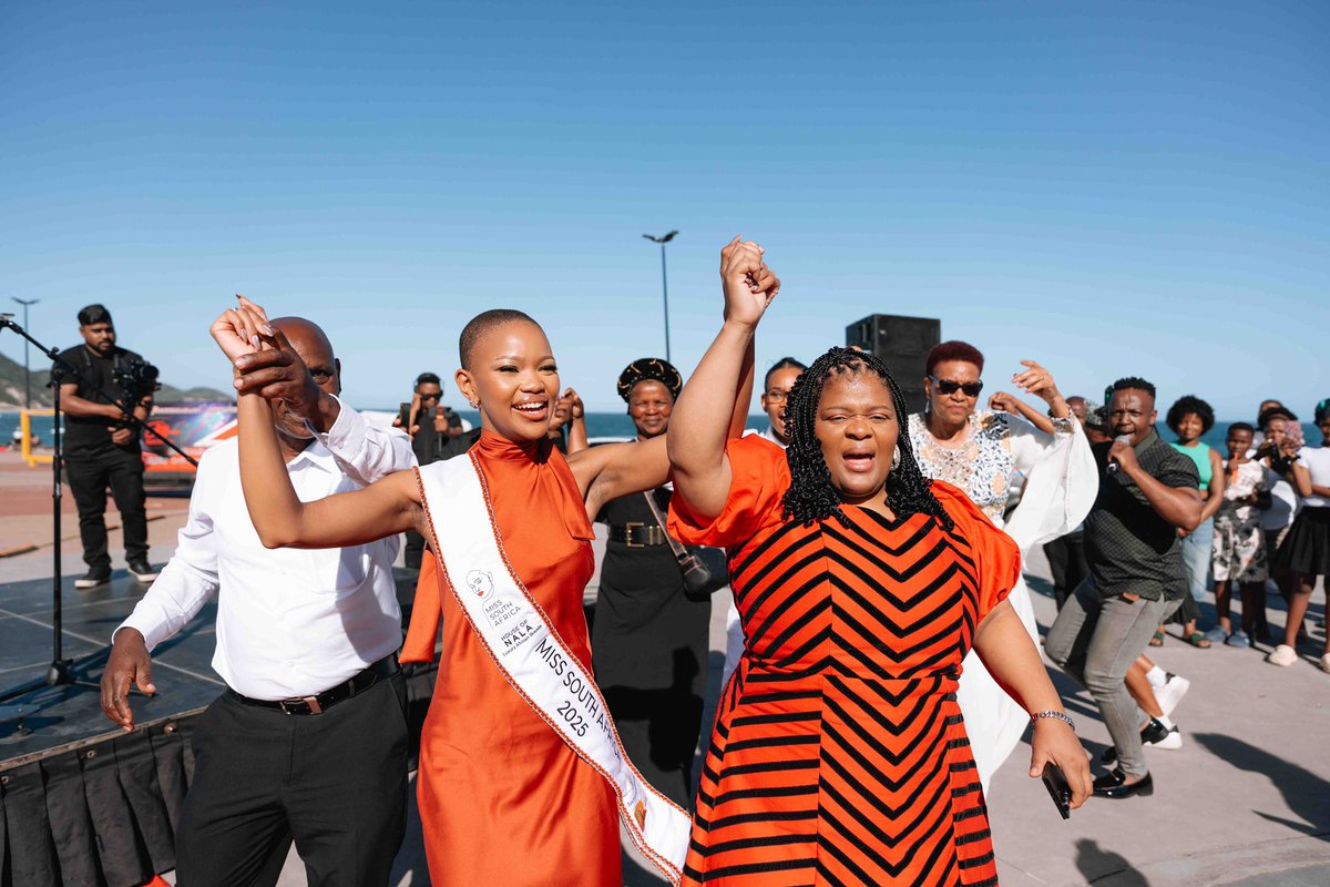 Official_MissSA's tweet image. From red-carpet welcomes to unforgettable performances, Buffalo City brought the magic on Day 3. 🤩🧡

#MissSA2025 #QhawekaziHomecoming #Homecoming