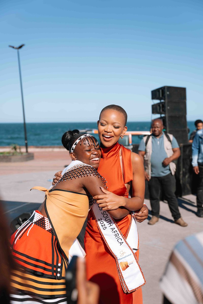 Official_MissSA's tweet image. From red-carpet welcomes to unforgettable performances, Buffalo City brought the magic on Day 3. 🤩🧡

#MissSA2025 #QhawekaziHomecoming #Homecoming