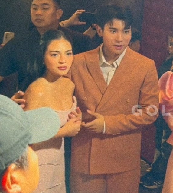 mainlymiks's tweet photo. he's so gentle with her 😭😭 https://t.co/ip7ackRRsO