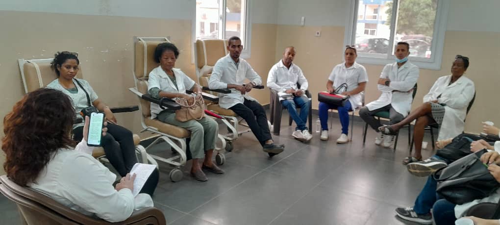 ElisaRoble46919's tweet photo. La BMC en Gambia Kanifing  trabajando para dar mejor calidad de vida a nuestros hermanos .Siempre con las ideas de nuestro Comandante 
#CubaPorLaVida 
#CubaCoopera 
#CubaPorLaSalud https://t.co/pJwN3cm9ia