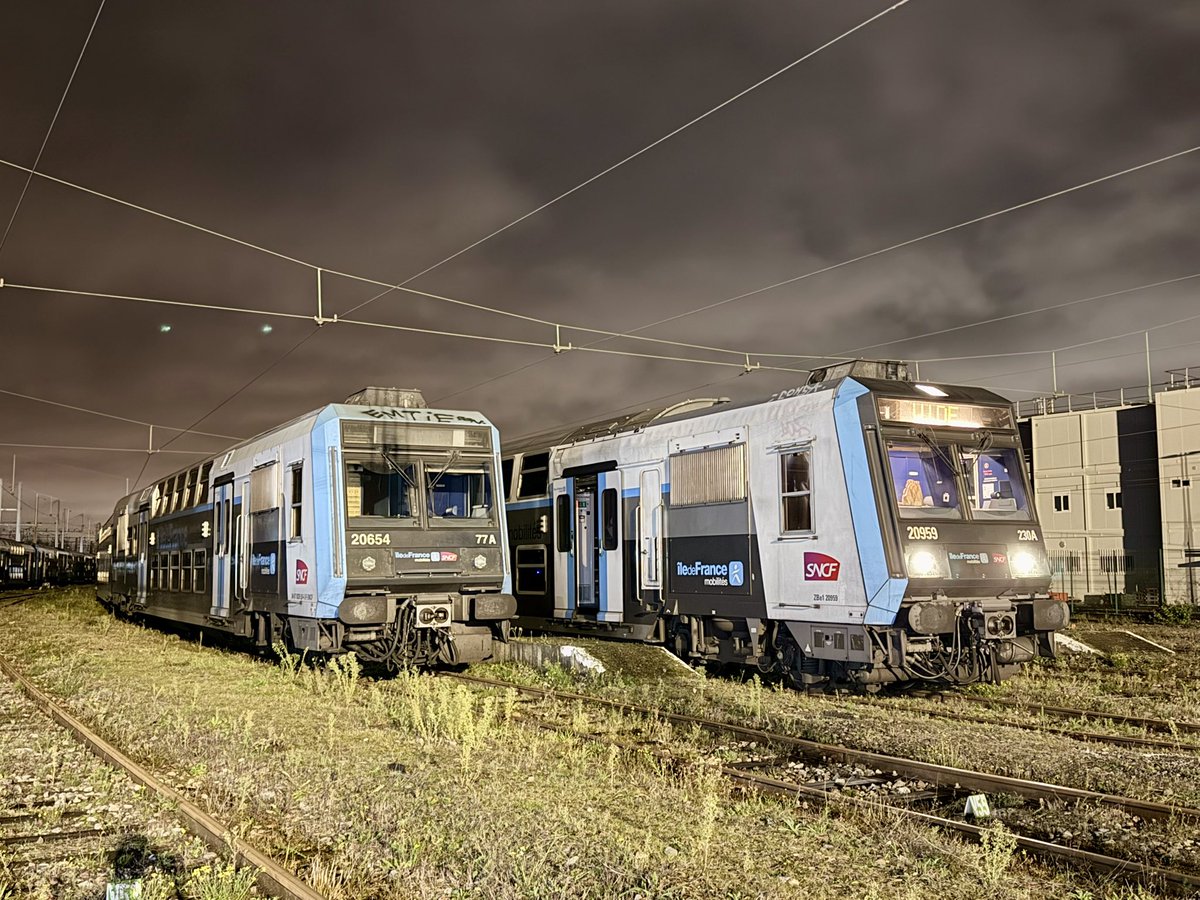 RailsEnVue's tweet photo. Hello tout le monde! ☁️ 

Fin de semaine avec un réveil bien (trop) matinal ⏰ 

Au programme c’était dégarage de Massy, avant de partir en W pour Pont de Rungis, et ensuite la pointe du matin pour Montigny avant un retour 😵‍💫

Place à 3 jours de repos, on se retrouve vendredi! 🥰 https://t.co/QeeRZFdfzr