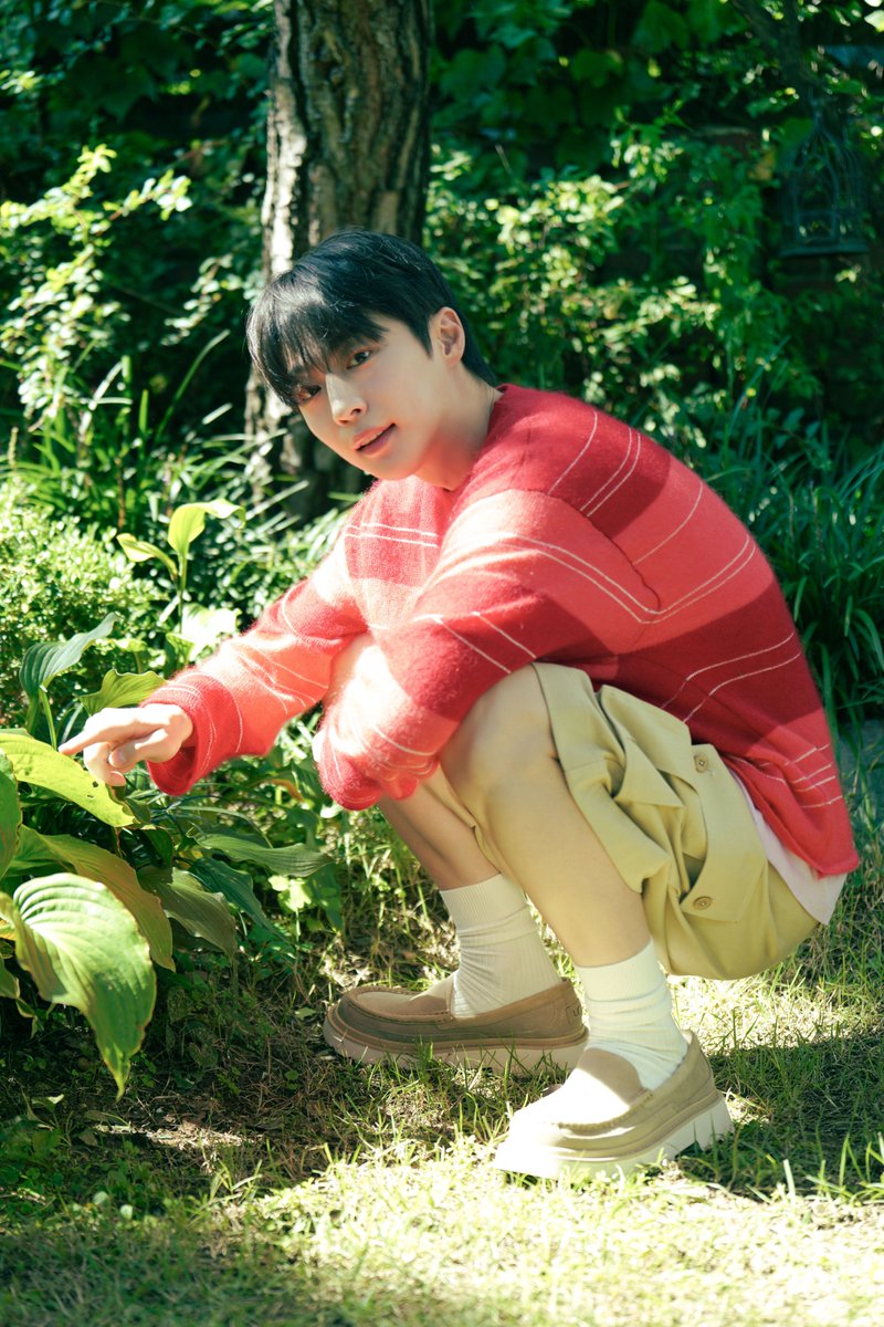 YYentertain's tweet photo. BAE INHYUK 2026 시즌그리팅 '44 O'CLOCK' 촬영 현장 Behind Photo
🔗https://t.co/eirf5GEOAH
#배인혁 #BAEINHYUK
#44OCLOCK
#YYentertainment https://t.co/AeDq0LN1sS