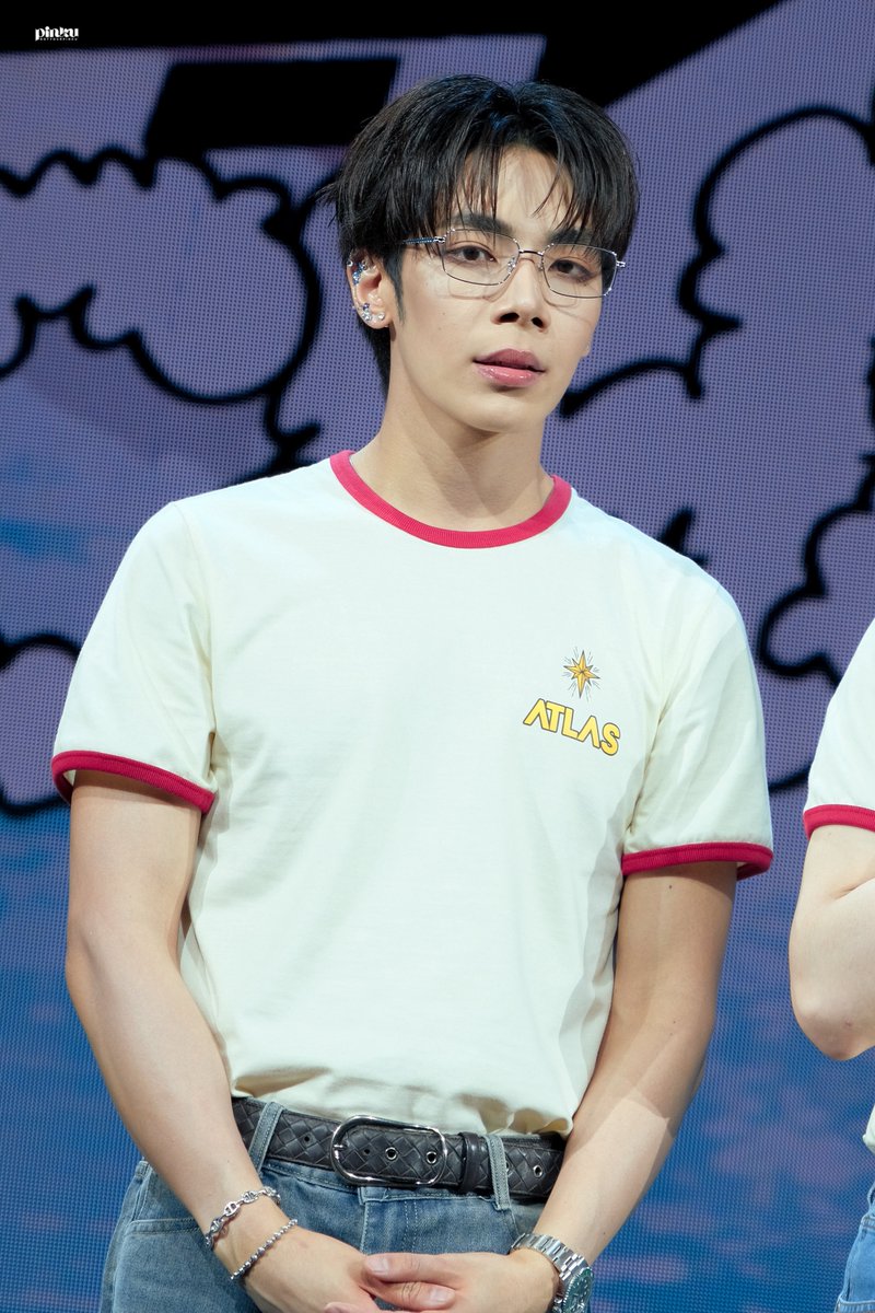 แว่นอย่าทิ้งเค้า

#JetATLAS 
#ATLASBirthdayParty_DAY 
#ATLASBirthdayParty