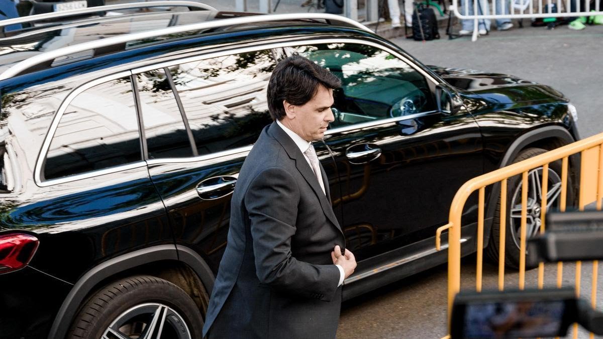 ¿Cómo te quedas?
El juicio al confeso Amador se retrasa hasta finales del 2026. La Audiencia Provincial de Madrid lo hubiera resuelto en 8 meses y el Supremo en 5 días.Todo en orden.