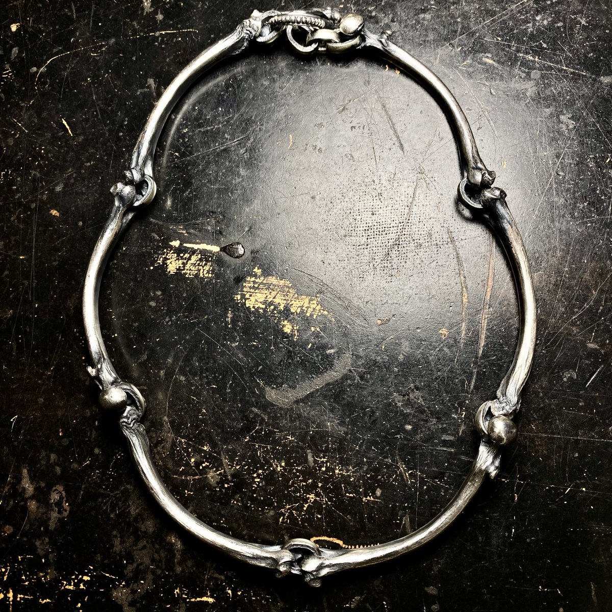 TRIBE BONE

avatara.thebase.in/items/86920788