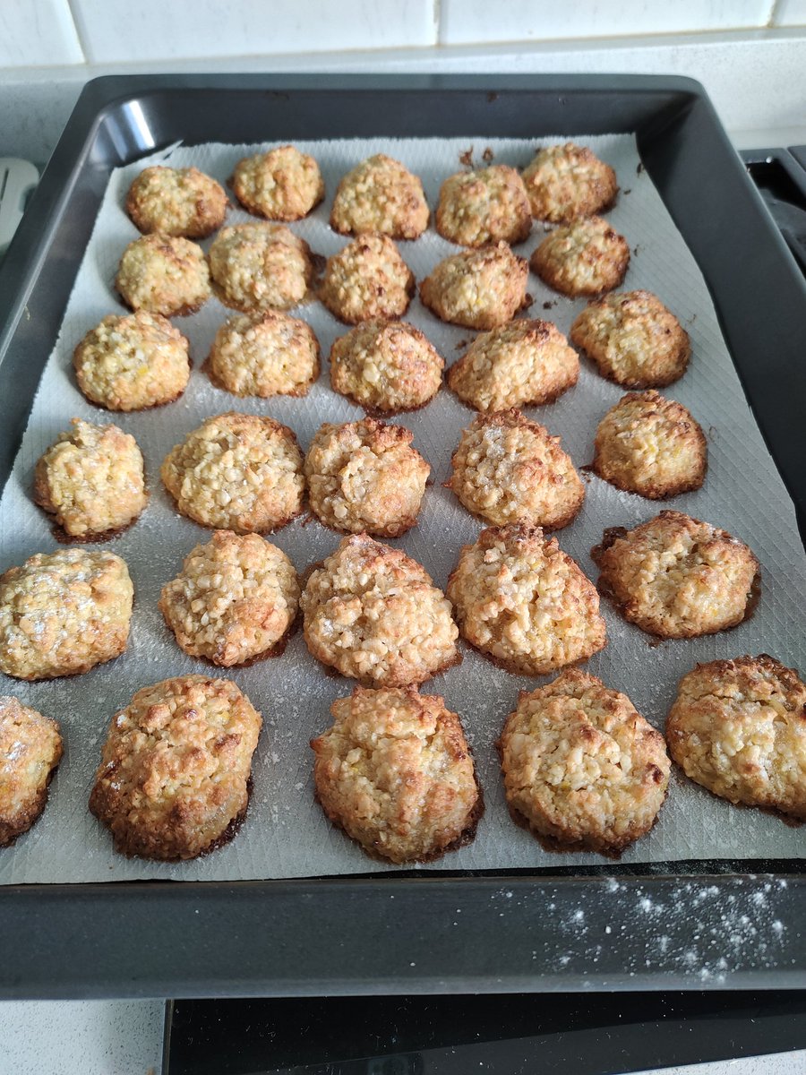 Mis cordiales, para que mi hija comparta con sus compañeros. Un poco gorditos, pero más vale tener que desear.