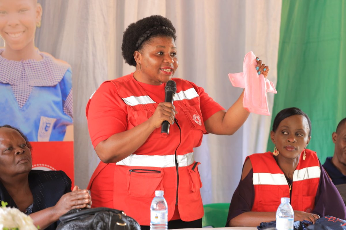 gracepads's tweet photo. During the engagement at Mackay Primary School, @inakasiita1, Director of Communications at @UgandaRedCross, guided students on the correct use of reusable sanitary pads encouraging them to embrace their menstrual cycles with confidence, dignity, and a sense of normalcy. 
#KAGIS https://t.co/qIaugjb2XX