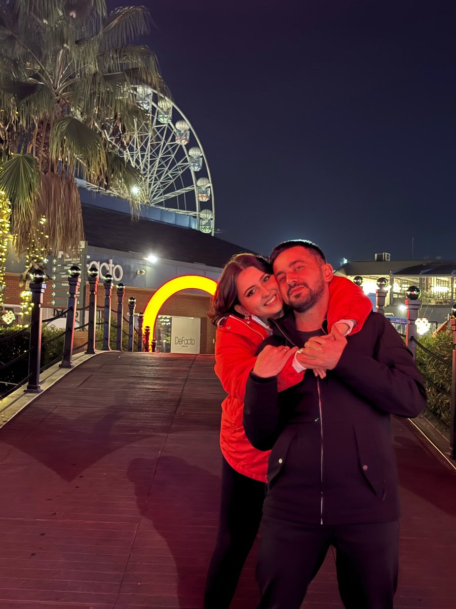 misrazar's tweet image. İstanbul’u çekilebilir kılan tek şey…