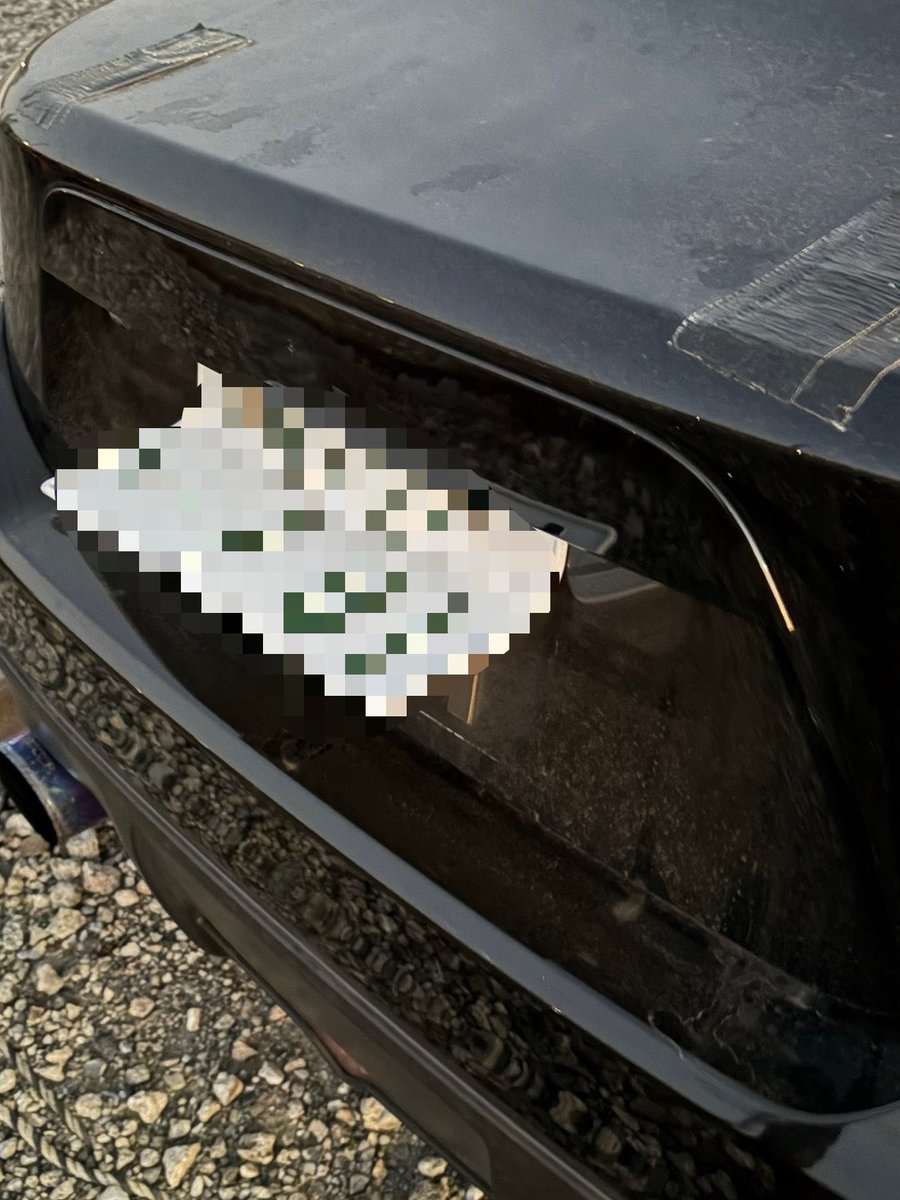 スーパーで買い物して戻ってきたら誰かにナンバー90度に曲げられてたんだけど。普通にありえない💢 人の車触るな
#zn6 #brz #toyota #subaru #ナンバープレート #イタズラ #嫌がらせ #キモすぎ