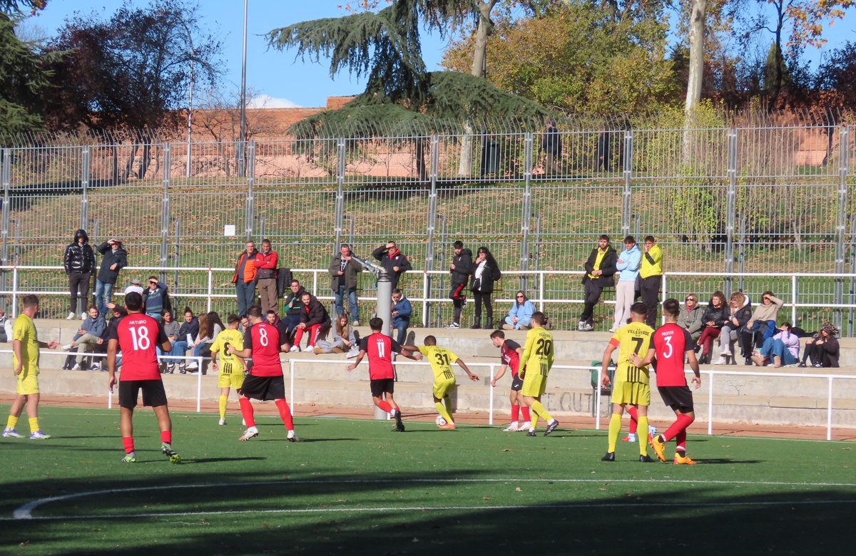 LesterEDrake's tweet image. 3rd v 1st on the fringe of Parque San Isidro - Top match, which could have gone either way and the home side won with a couple of fine strikes!😀🥳

⚽️ @efvillademadrid v @advillaverde 
🏆1a Regional G6 (8th🇪🇸)
🏟️San Martin de Porres
💶FREE
📅30.11.25