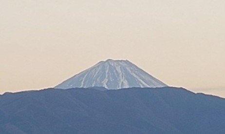 atarukan's tweet photo. 今日の富士山　荒川橋より https://t.co/XHIdYeWrPi