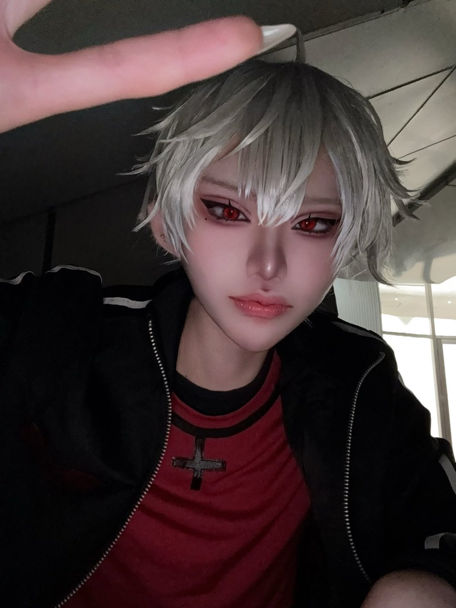 cos🌈🕒|反転⚠︎︎中にシャツ着てます

✌️