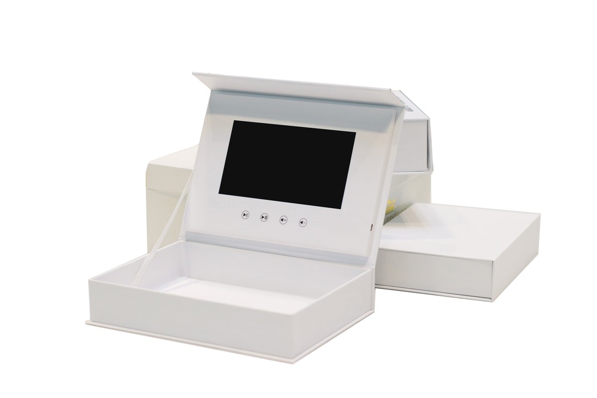 shinyltd's tweet image. Make your brand unforgettable.
Our customized Video Boxes deliver an immersive unboxing experience that instantly captivates international clients.
From design to production, we help you communicate your brand story with style and innovation.
#VideoBox #Heshengcards #B2BMarketing