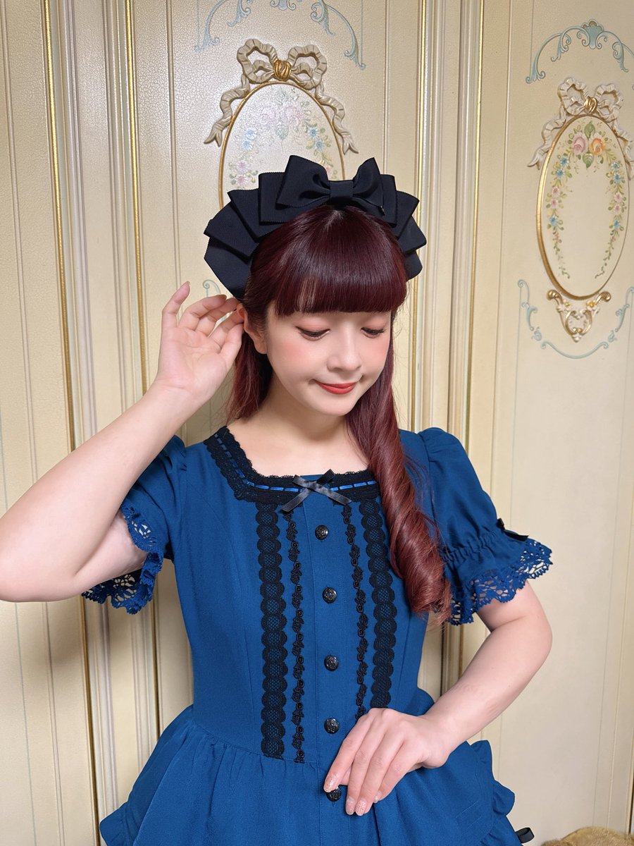 大人アリスドールドレス半袖にもなり、つけ襟も取り外し可能です🌹🖤