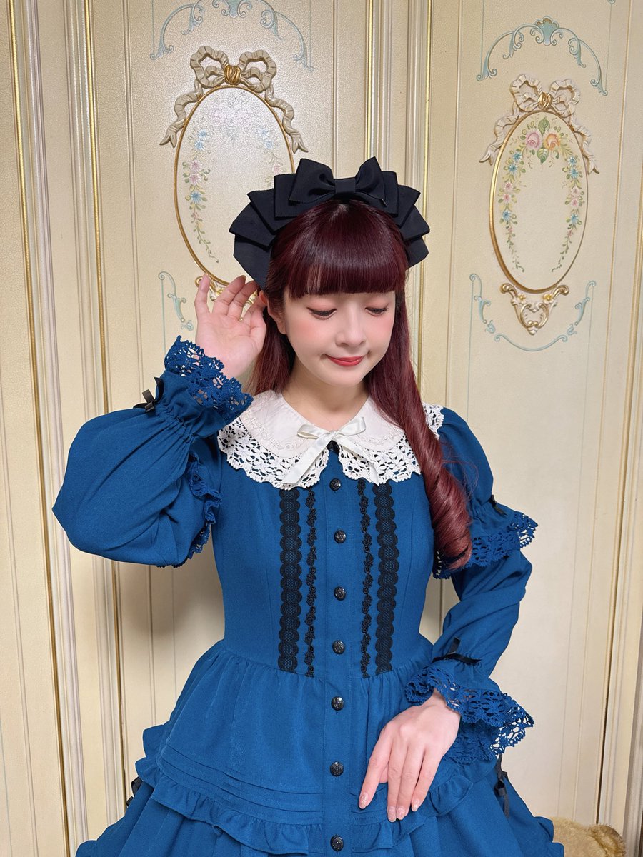 大人アリスドールドレス半袖にもなり、つけ襟も取り外し可能です🌹🖤