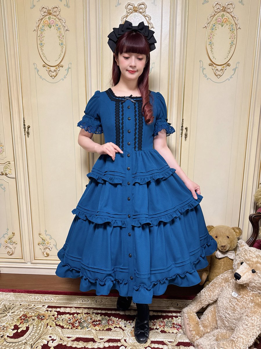 大人アリスドールドレス半袖にもなり、つけ襟も取り外し可能です🌹🖤