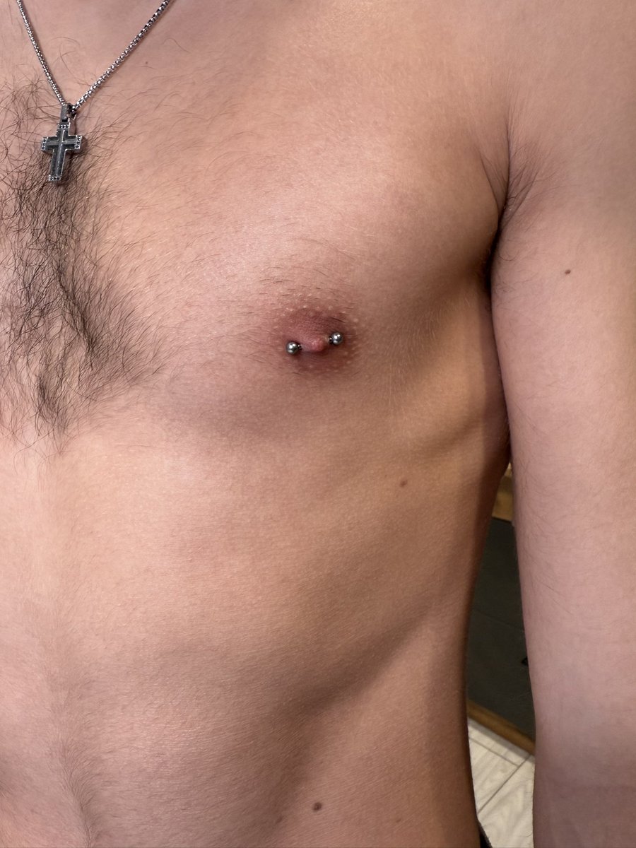 perlapiercer's tweet photo. Male nipple piercing 🔥 https://t.co/Bo1eEGOQLR