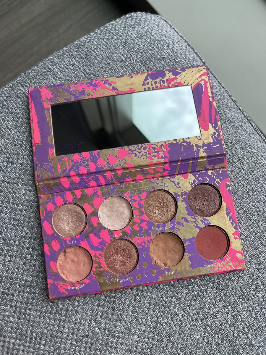 joesmithzzz's tweet photo. พาเลทตา tarte ตีรวมๆ เหลือ 85%++ 
🔥ซื้อมาประมาณ 1,000.- ส่งต่อ 240.- รวมส่ง🔥
สีสวยมากๆค่ะ

#ส่งต่อ #โล๊ะตู้เสื้อผ้า #ส่งต่อเครื่องสําอาง #เครื่องสําอางมือสอง #เสื้อผ้ามือสอง #ส่งต่อเสื้อผ้า #ส่งต่อtarte #ส่งต่อคสอ #ส่งต่อพาเลทตา #พาเลทตามือสอง  #ส่งต่อลิป https://t.co/3jO3eP7lHB