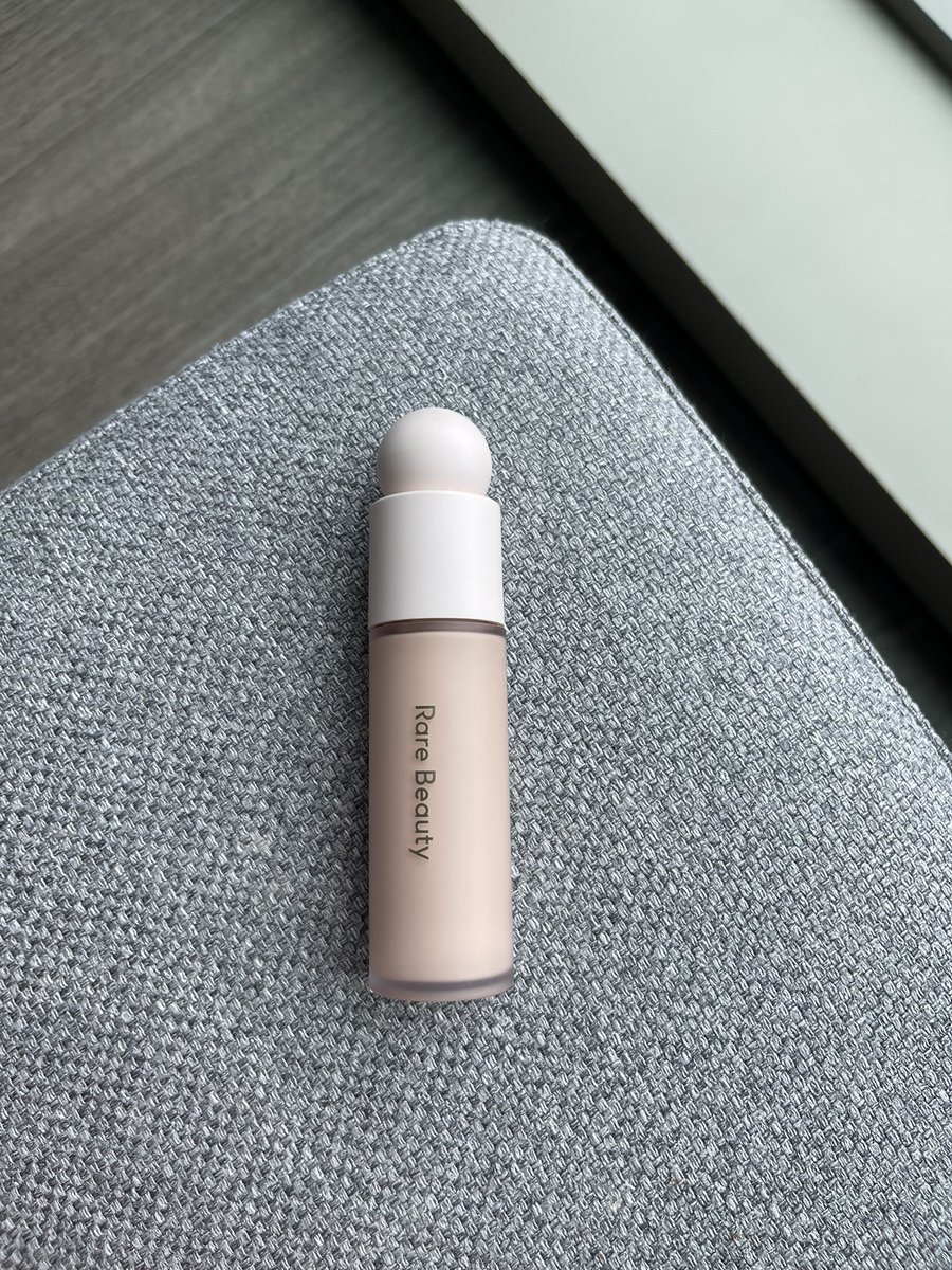 joesmithzzz's tweet photo. รองพื้น rare beauty สี 150c เหลือ 70%+
*ตำหนิฝาร้าว ปิดได้ปกติไม่มีผลต่อการใช้งาน
🔥ซื้อมา 1,350.- ส่งต่อ 440.- รวมส่ง🔥
ขวดใหญ่ คุ้มมาก

#ส่งต่อ #ส่งต่อเครื่องสําอาง #ส่งต่อรองพื้น #rarebeautyมือสอง #เสื้อผ้ามือสอง #ส่งต่อเสื้อผ้า #ส่งต่อrarebeauty #ส่งต่อคสอ #rarebeautythailand https://t.co/xomk495T4x