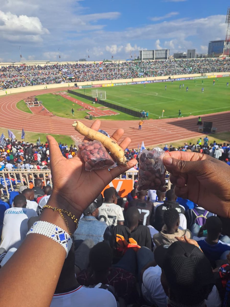 FootballKe_90's tweet image. Quote this post with those nice photos you took at the 98th Mashemeji Derby yesterday 

#FootballKE || The Voice of Fans
