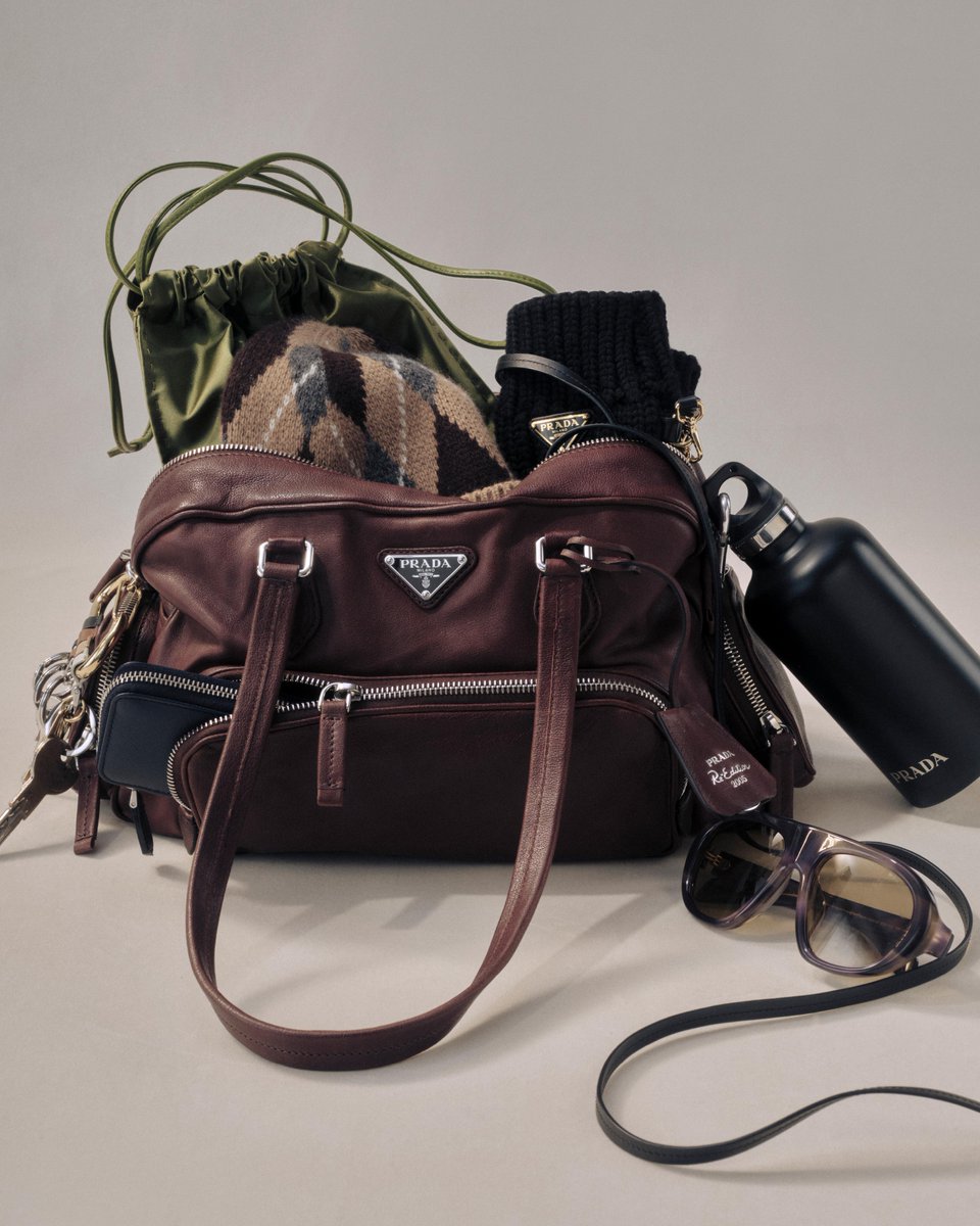 週末限定お値下げ　PRADA ブラック ボストンバッグ プラダ