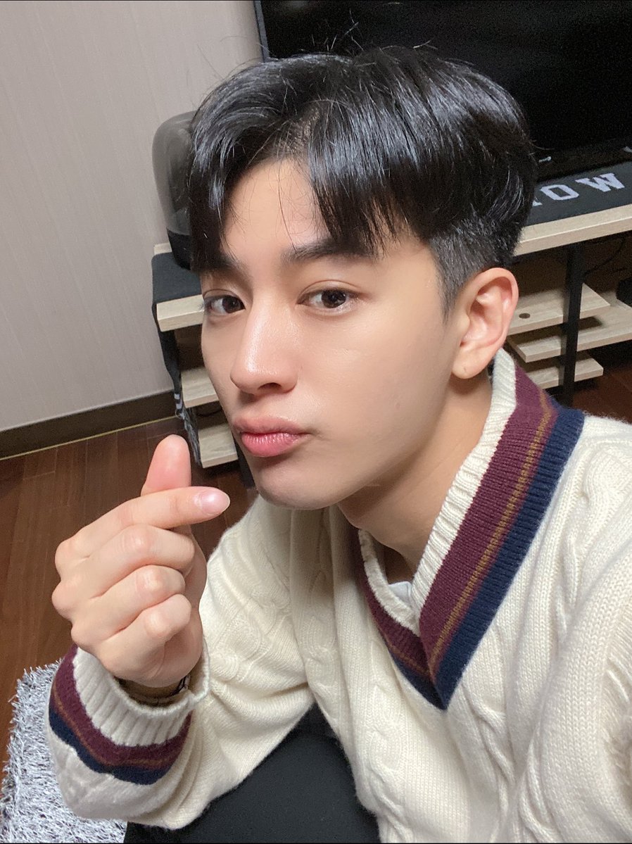 월요일 수고많았어요🫠