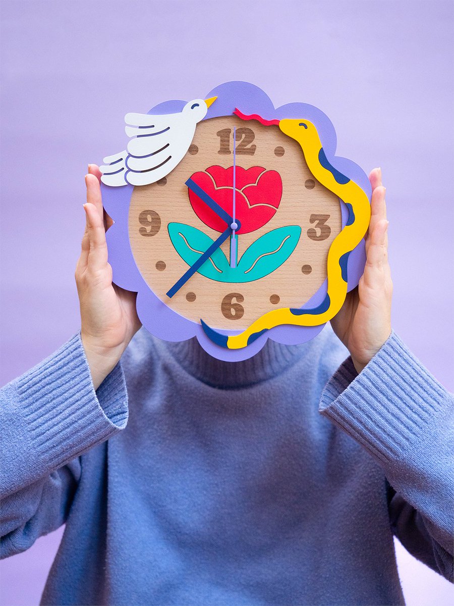 Ma copine a sorti son premier produit physique, une horloge dans son univers et j'aimerai trop que ça marche pour elle 

Produite en France, en Alsace
Les précommandes sont disponibles

Et même si c'est pas votre style, si vous pouviez la soutenir avec un partage ce serait ouf