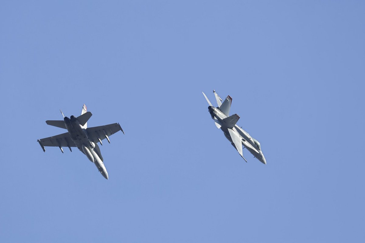 plusty11's tweet photo. 横田基地
2025/12/07 2nd local
R/W18 ↓
#横田基地
#devil71
#fa18c https://t.co/6JjCEWRTbE