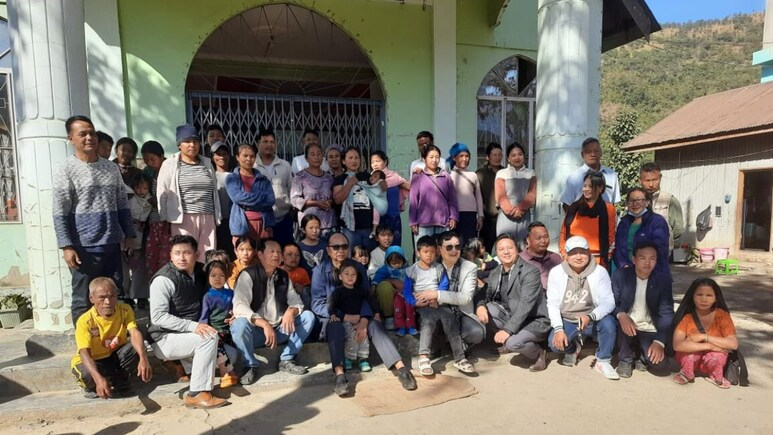 Meitei At A Kuki Relief Camp: Manipur's Big Step At Reconciliation ndtv.com/india-news/mei…