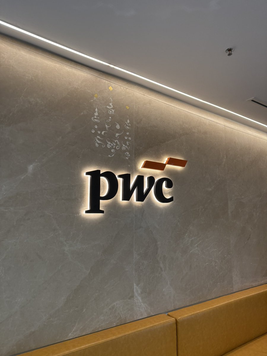 urfuturebook's tweet image. company visitttt